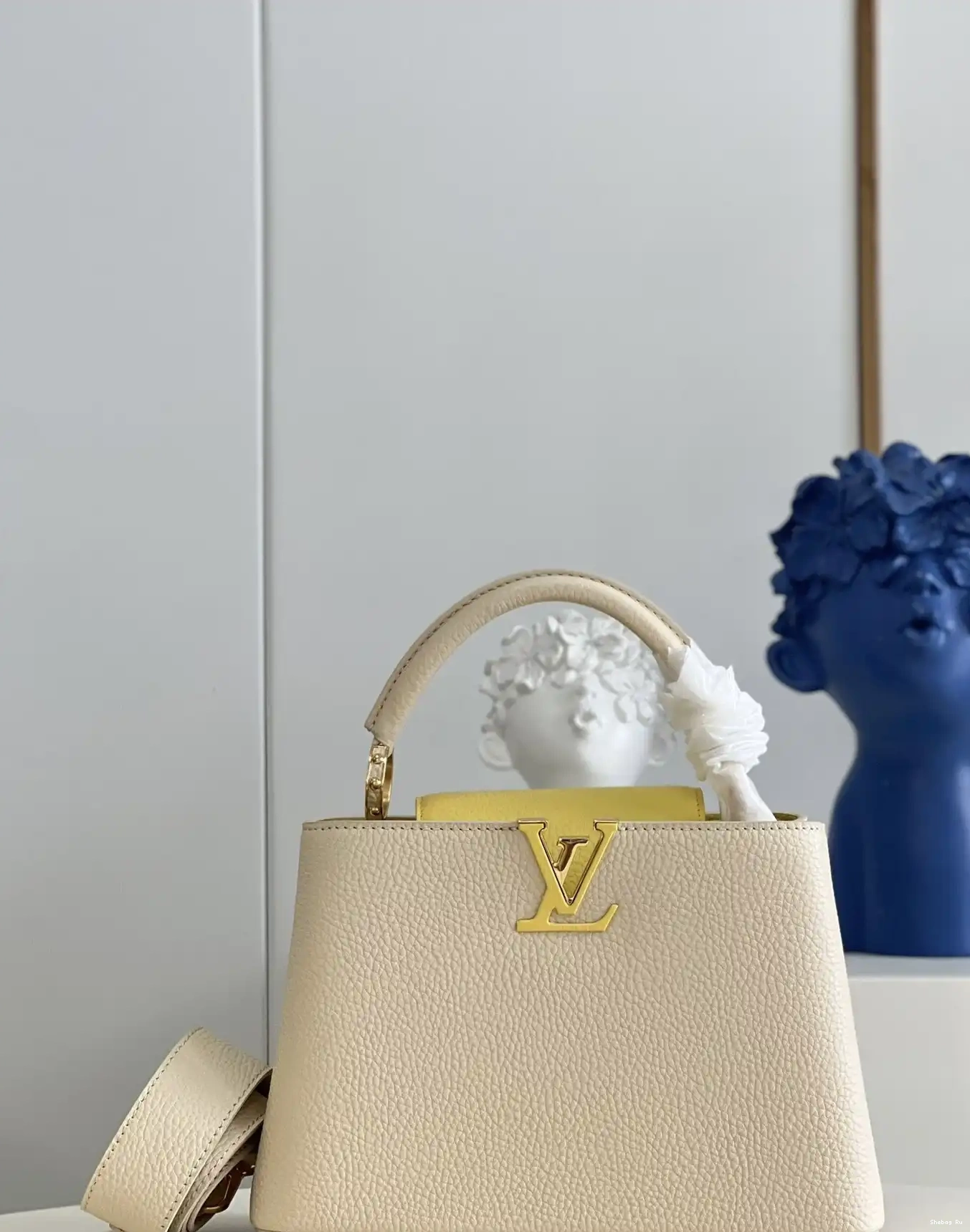VUITTON BB CAPUCINES LOUIS 0529